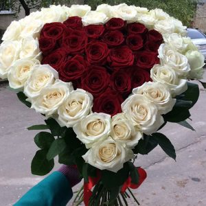51 роза в форме сердца в Кропивницком фото