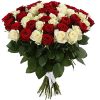 букет 51 роза красная и белая фото