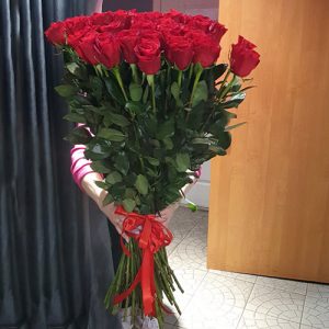 25 высоких импортных роз в Кропивницком фото