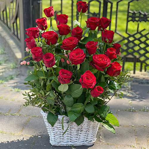 Фото товара Кошик "Каскад із троянд" в Кировограде